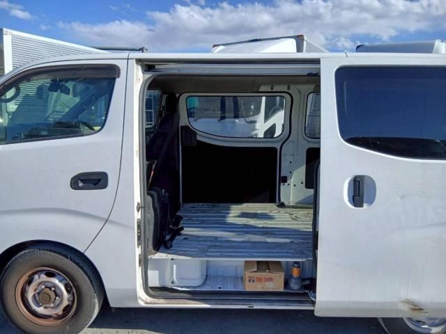 ISUZU コモ 2012 Image 31