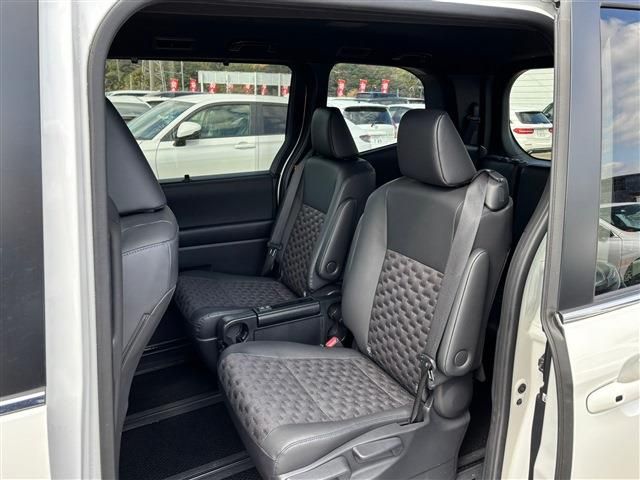 TOYOTA VOXY HYBRID 2024 Image 31