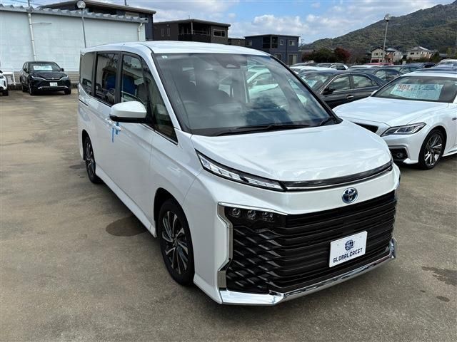 TOYOTA VOXY HYBRID 2024 Image 31