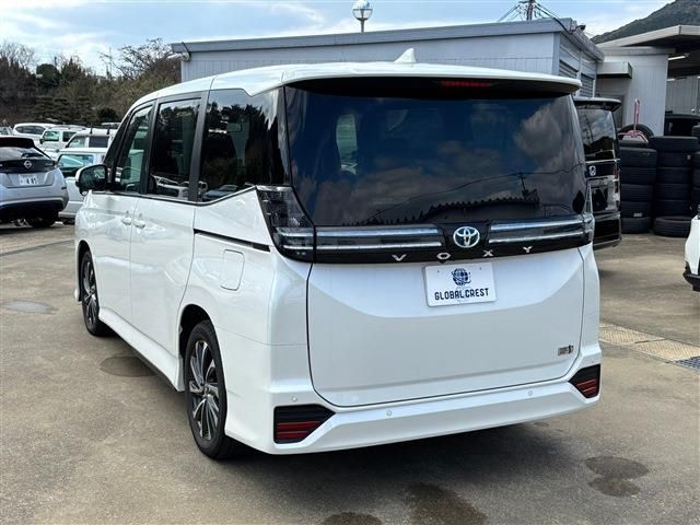TOYOTA VOXY HYBRID 2024 Image 31