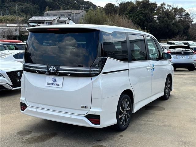 TOYOTA VOXY HYBRID 2024 Image 31
