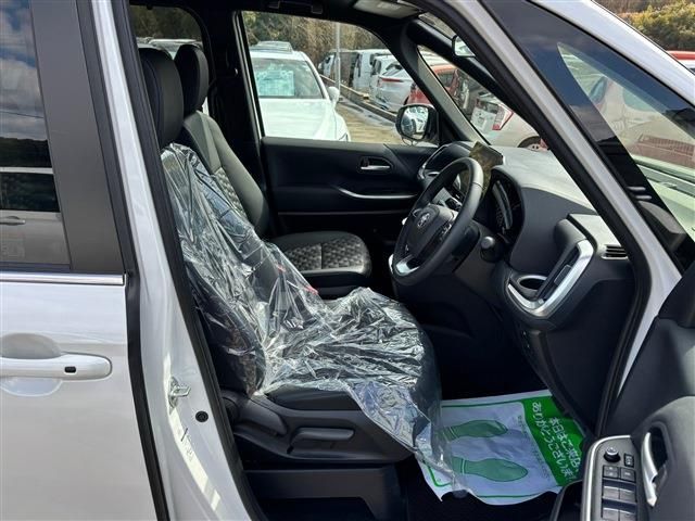 TOYOTA VOXY HYBRID 2024 Image 31