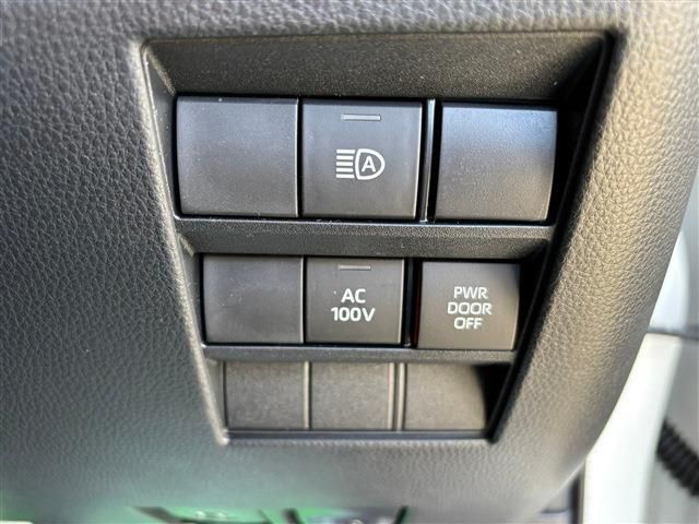 TOYOTA VOXY HYBRID 2024 Image 31