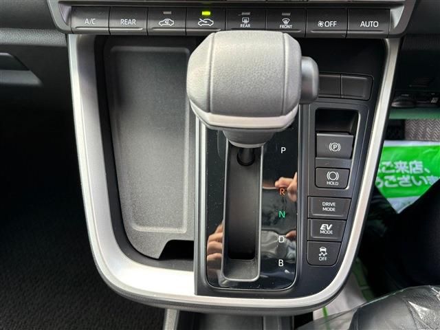 TOYOTA VOXY HYBRID 2024 Image 31