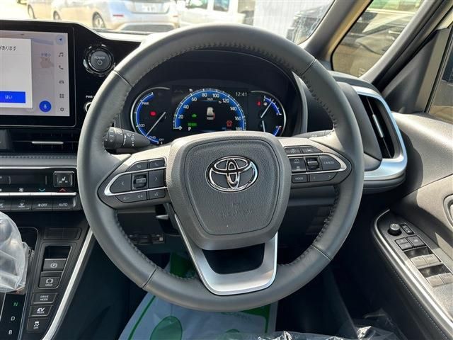 TOYOTA VOXY HYBRID 2024 Image 31