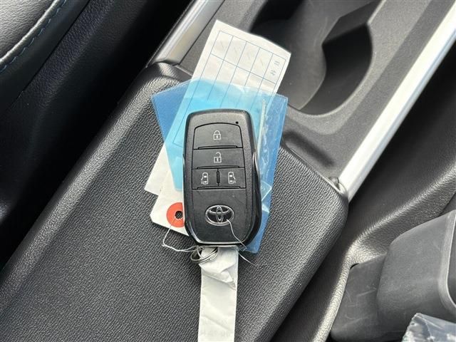 TOYOTA VOXY HYBRID 2024 Image 31