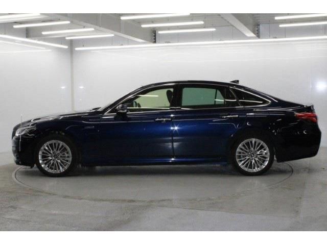 TOYOTA CROWN SEDAN HYBRID 2019 Image 31