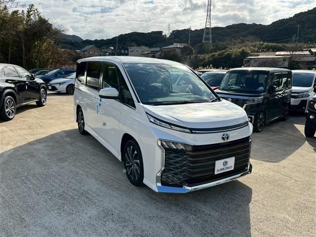 TOYOTA VOXY HYBRID 2023 Image 31