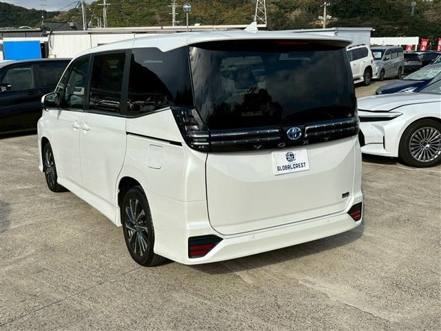 TOYOTA VOXY HYBRID 2023 Image 31