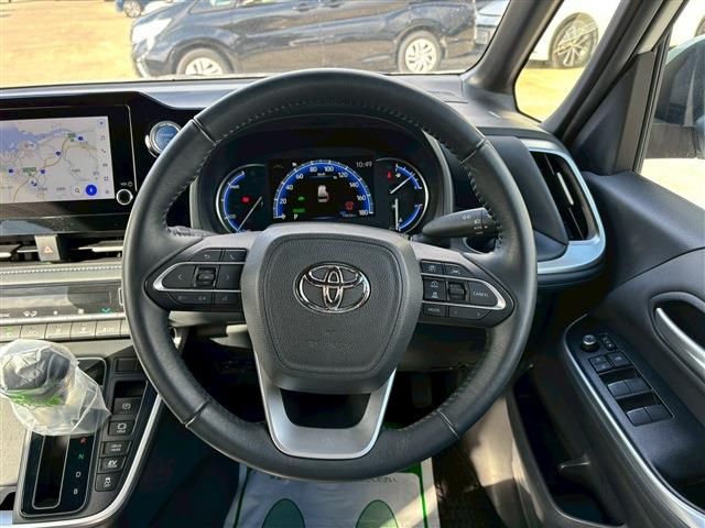 TOYOTA VOXY HYBRID 2023 Image 31
