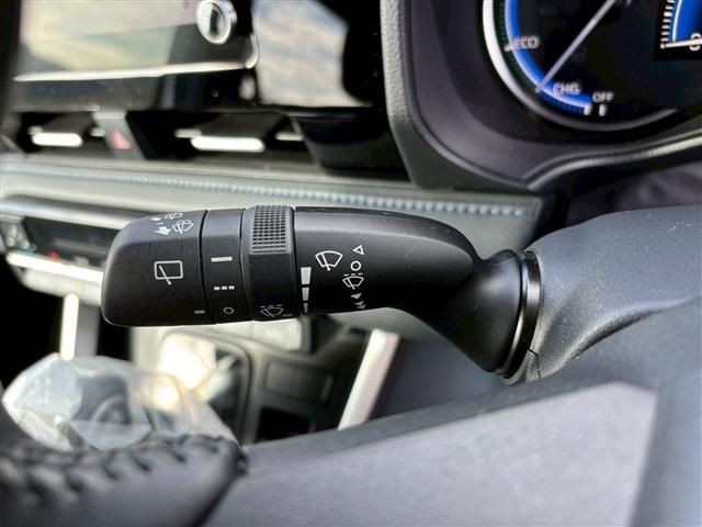 TOYOTA VOXY HYBRID 2023 Image 31