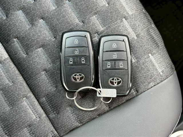 TOYOTA VOXY HYBRID 2023 Image 31