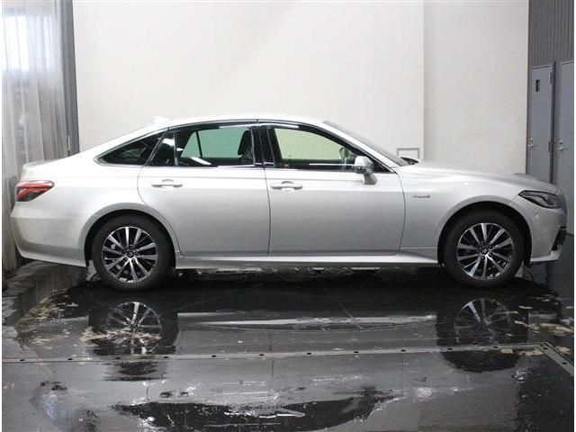 TOYOTA CROWN SEDAN HYBRID 4 2018 Image 31