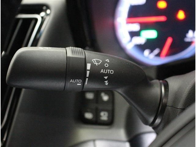 TOYOTA CROWN SEDAN HYBRID 4 2018 Image 31