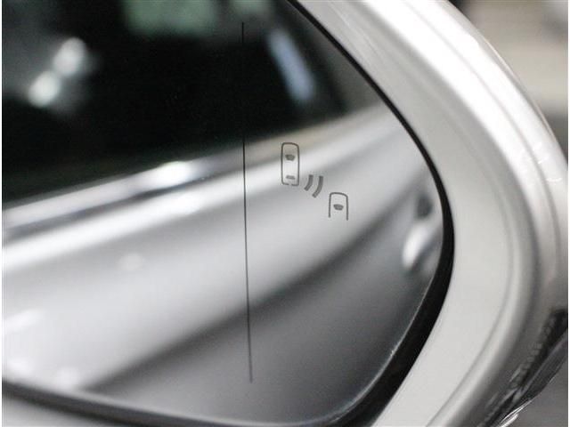 TOYOTA CROWN SEDAN HYBRID 4 2018 Image 31