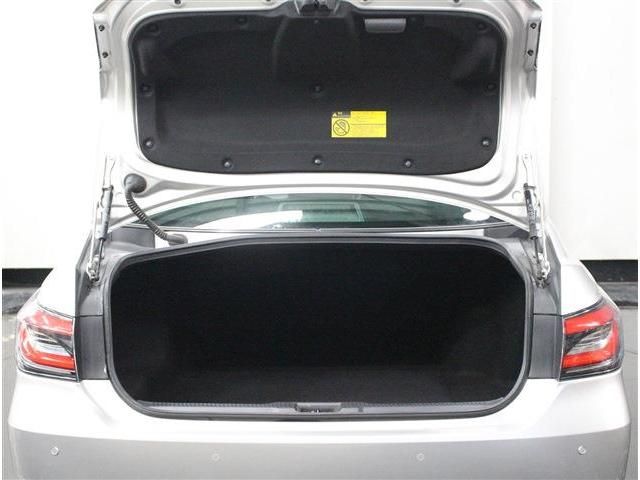 TOYOTA CROWN SEDAN HYBRID 4 2018 Image 31