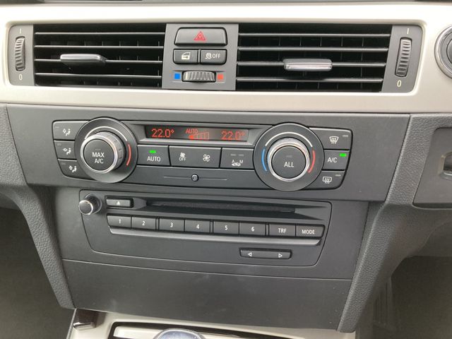 BMW 3SERIES COUPE 2013 Image 31