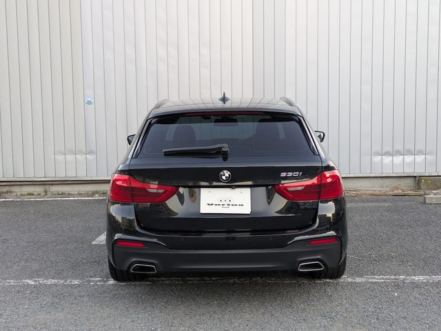 BMW 5SERIES TOURING 2018 Image 31