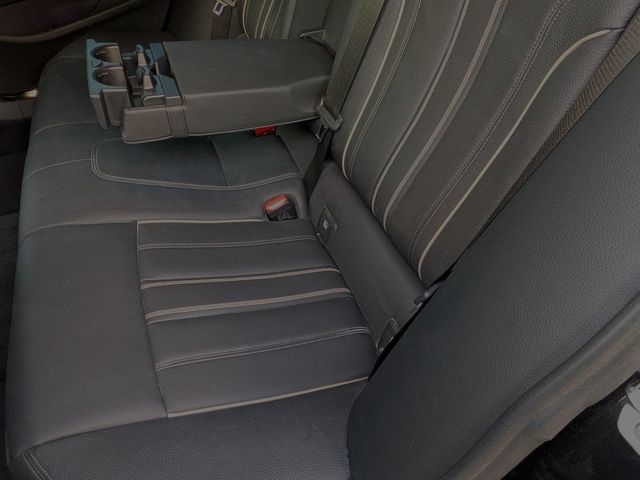 BMW 5SERIES TOURING 2018 Image 31