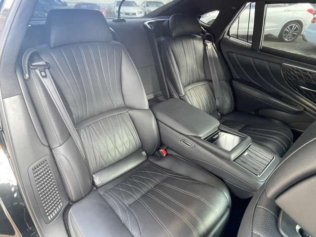 TOYOTA LEXUS LS500H 4WD 2022 Image 31