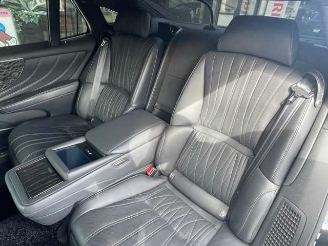 TOYOTA LEXUS LS500H 4WD 2022 Image 31