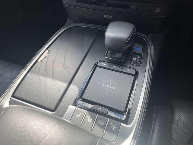 TOYOTA LEXUS LS500H 4WD 2022 Image 31