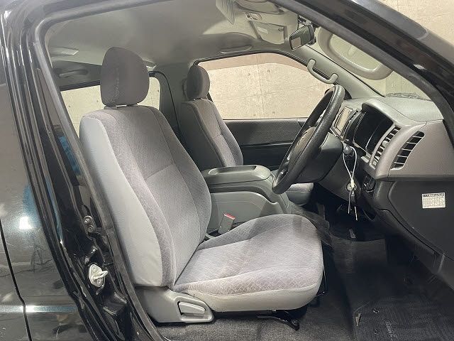 TOYOTA REGIUSACE VAN 2WD 2010 Image 31