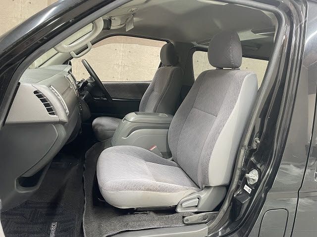 TOYOTA REGIUSACE VAN 2WD 2010 Image 31