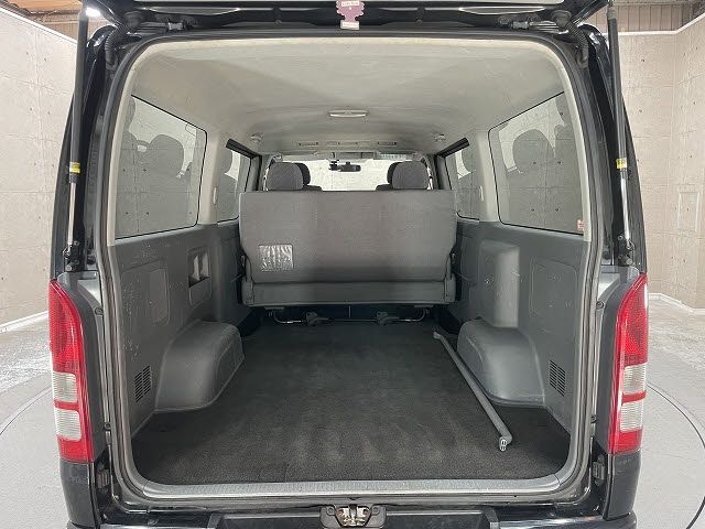 TOYOTA REGIUSACE VAN 2WD 2010 Image 31