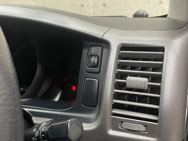 TOYOTA REGIUSACE VAN 2WD 2010 Image 31