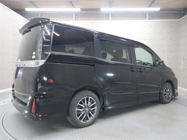 TOYOTA VOXY 2015 Image 31