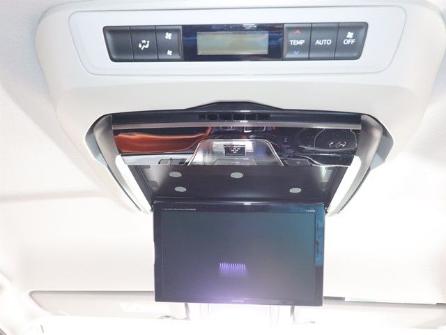 TOYOTA VOXY 2015 Image 31