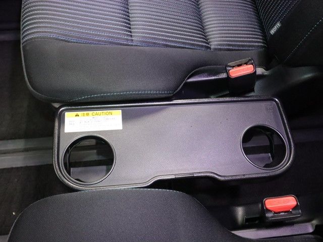 TOYOTA VOXY 2015 Image 31