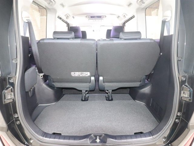 TOYOTA VOXY 2015 Image 31