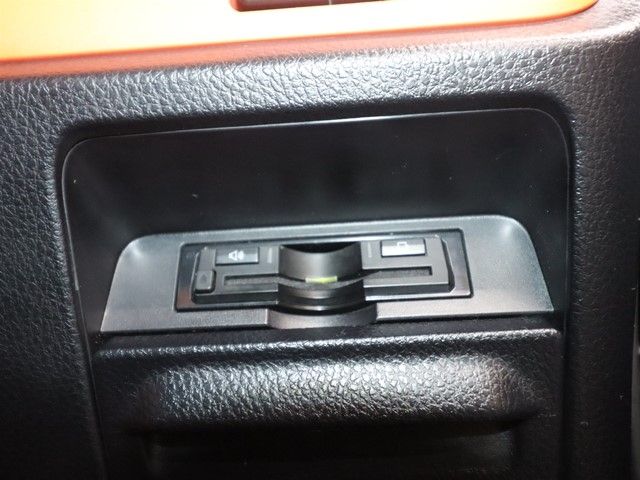 TOYOTA VOXY 2015 Image 31