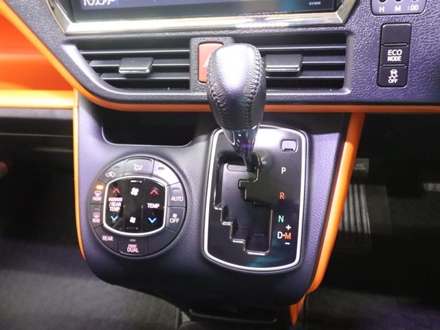 TOYOTA VOXY 2015 Image 31