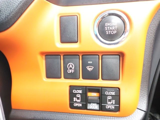 TOYOTA VOXY 2015 Image 31