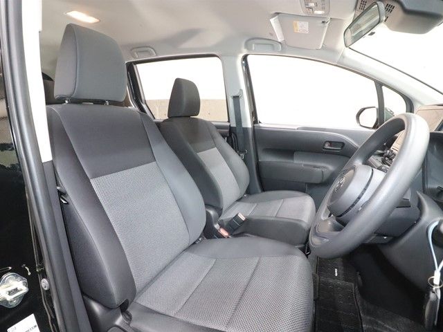 TOYOTA SIENTA HYBRID 2024 Image 31