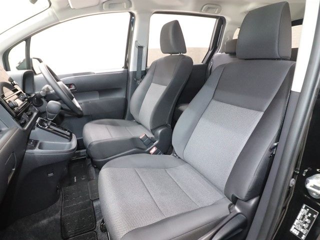 TOYOTA SIENTA HYBRID 2024 Image 31