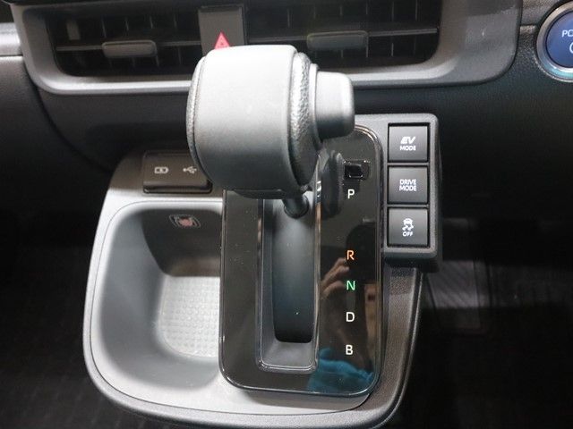 TOYOTA SIENTA HYBRID 2024 Image 31