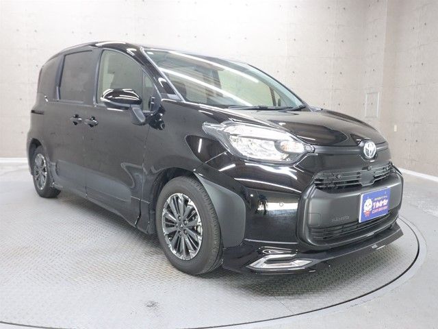 TOYOTA SIENTA HYBRID 2024 Image 31