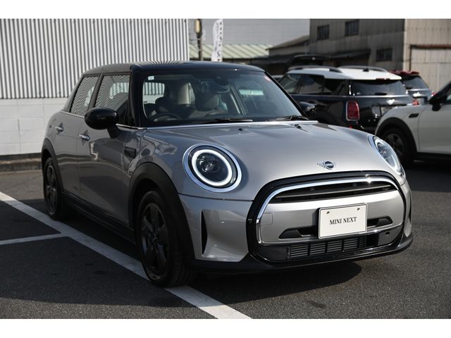 BMW MINI COOPER D 5DOOR 2023 Image 31