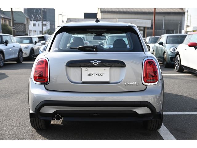 BMW MINI COOPER D 5DOOR 2023 Image 31