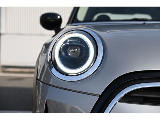 BMW MINI COOPER D 5DOOR 2023 Image 31