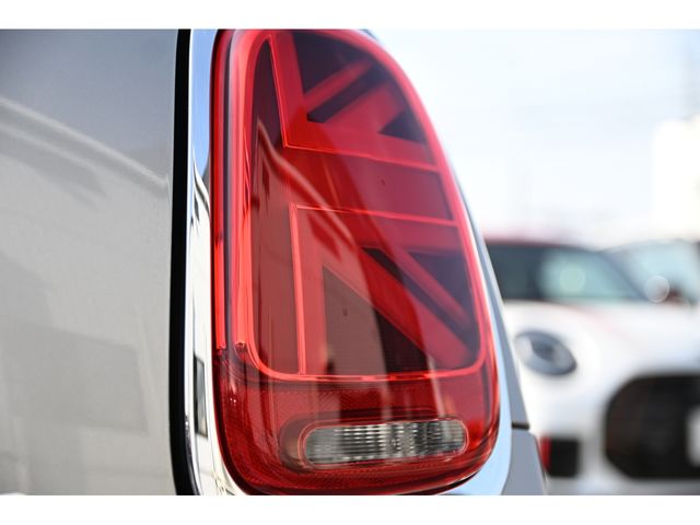 BMW MINI COOPER D 5DOOR 2023 Image 31