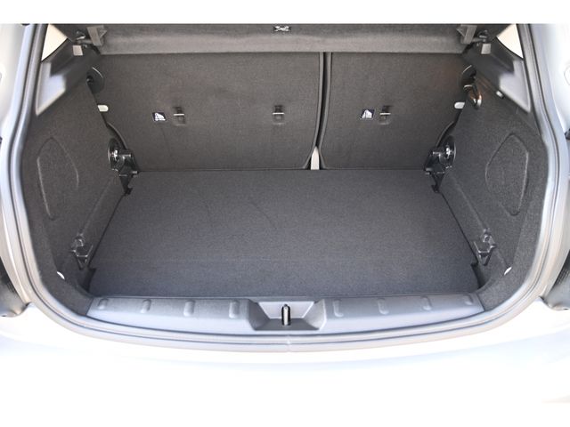 BMW MINI COOPER D 5DOOR 2023 Image 31