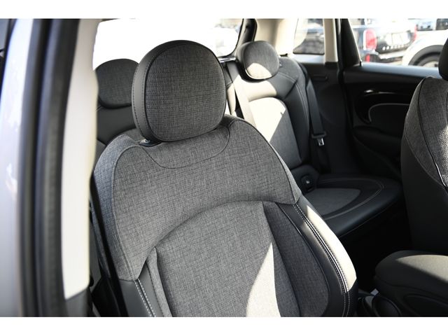 BMW MINI COOPER D 5DOOR 2023 Image 31