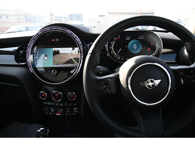 BMW MINI COOPER D 5DOOR 2023 Image 31