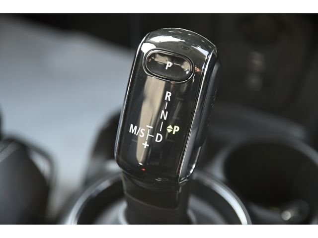 BMW MINI COOPER D 5DOOR 2023 Image 31