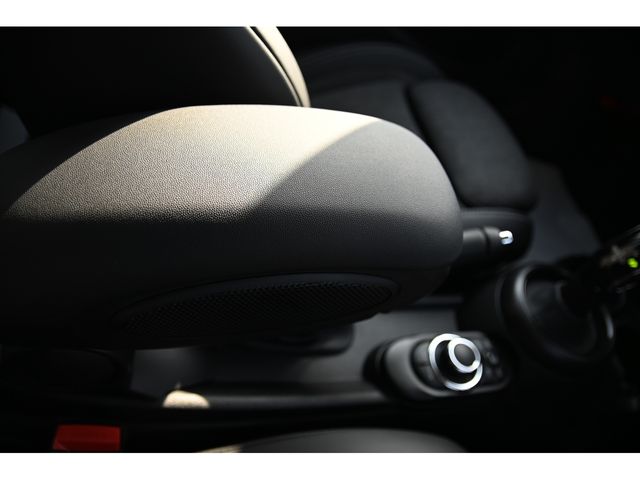 BMW MINI COOPER D 5DOOR 2023 Image 31